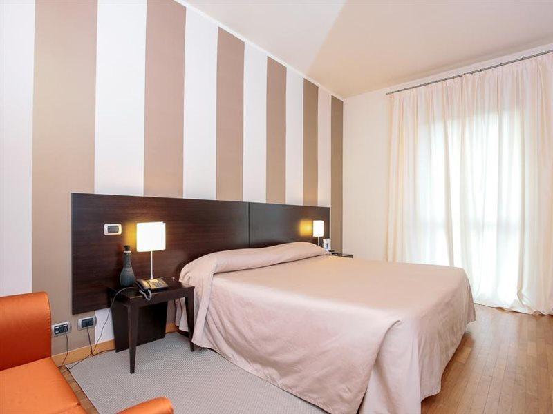 Hotel Aleramo Asti Esterno foto